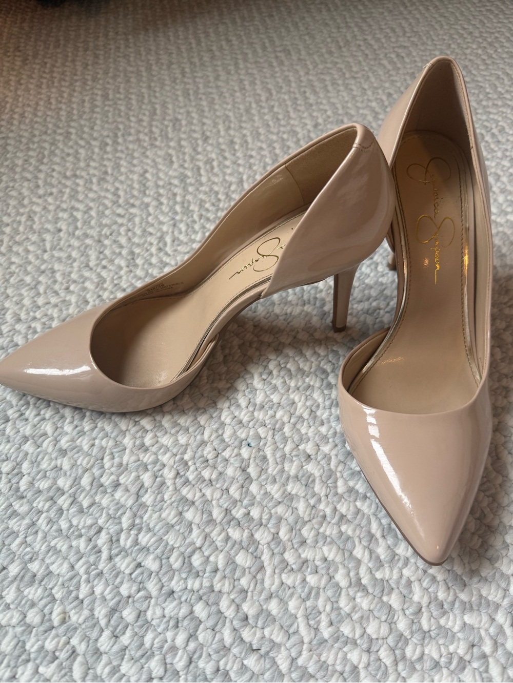 Jessica Simpson Nude Patent D’Orsay Pointed-Toe Pumps size 8